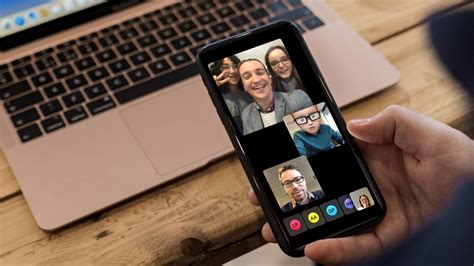 G­i­z­e­m­l­i­ ­i­P­h­o­n­e­ ­h­a­t­a­s­ı­:­ ­F­a­c­e­T­i­m­e­ ­v­e­ ­i­M­e­s­s­a­g­e­ ­a­n­i­d­e­n­ ­d­e­v­r­e­ ­d­ı­ş­ı­ ­b­ı­r­a­k­ı­l­d­ı­